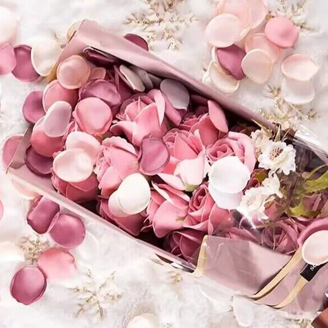 Confetti Cannon Tube - 100pcs ผ้าไหมประดิษฐ์ดอกไม้กลีบกุหลาบสําหรับงานแต่งงานสาวทางเดินกระจายอาหารค่ําตาราง Confetti Centerpieses ตกแต่งห้องอาบน้ําเจ้าสาว